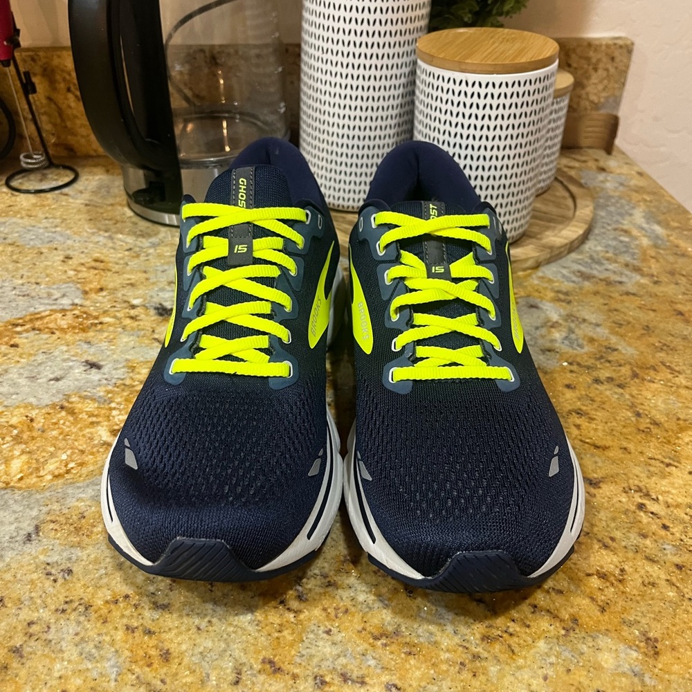 Brooks Ghost 15 size 10 - Picture 2 of 9